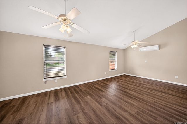 215 Prosperity Dr, San Antonio, TX 78237