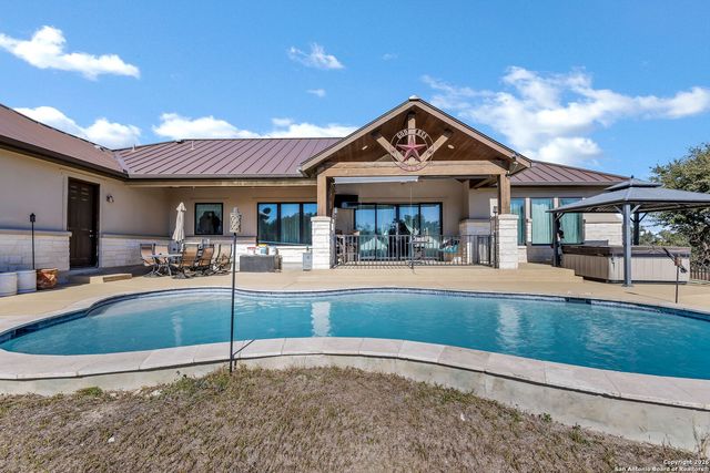 103 William Tobin, Blanco, TX 78606