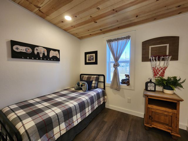 1100 N Mansfield Road, Ava, MO 65608