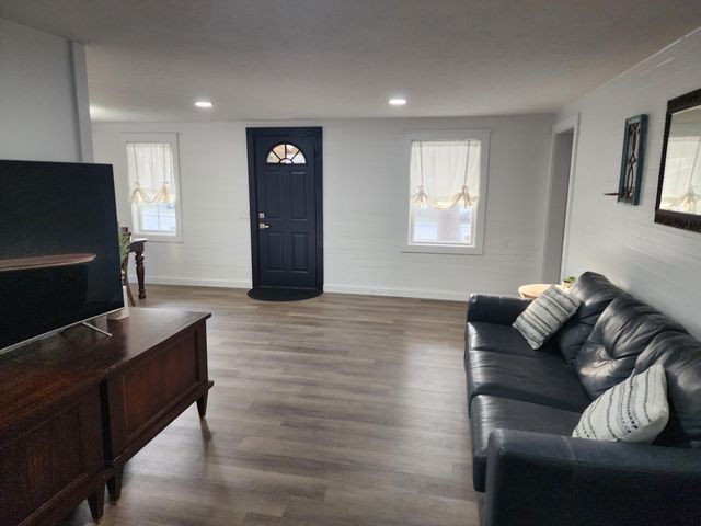 1100 N Mansfield Road, Ava, MO 65608