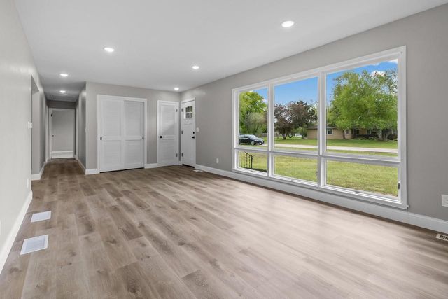 35728 90th PLACE, Twin Lakes, WI 53181