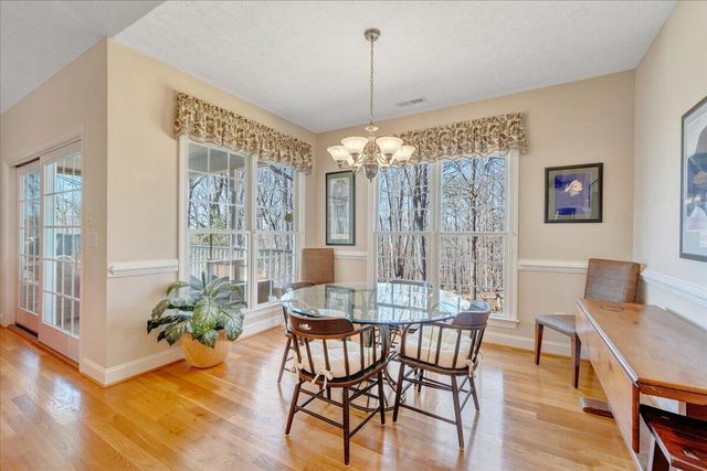 335 Camellia PL, Moneta, VA 24121