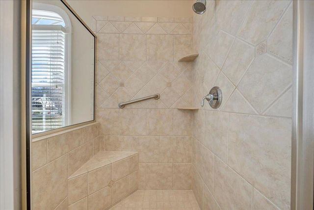 335 Camellia PL, Moneta, VA 24121