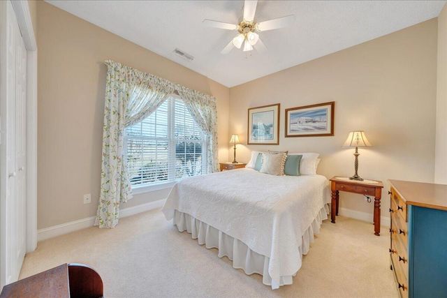 335 Camellia PL, Moneta, VA 24121