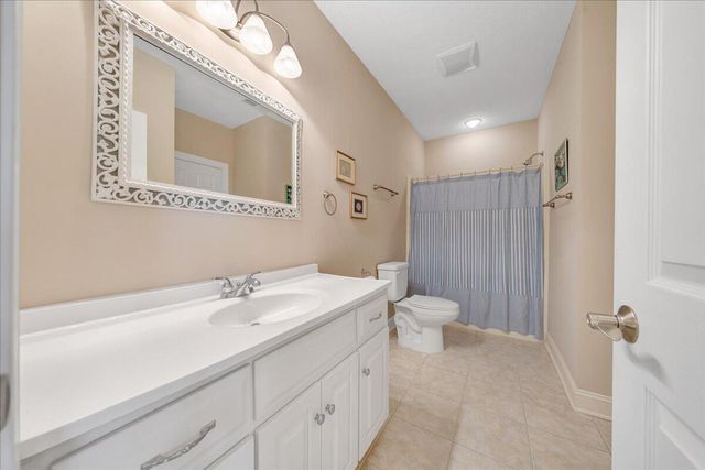 335 Camellia PL, Moneta, VA 24121