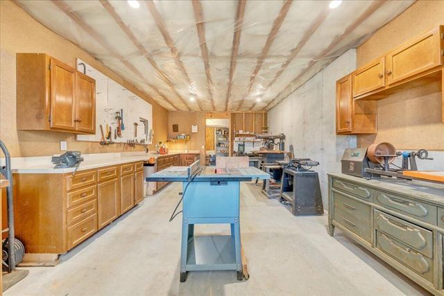 335 Camellia PL, Moneta, VA 24121