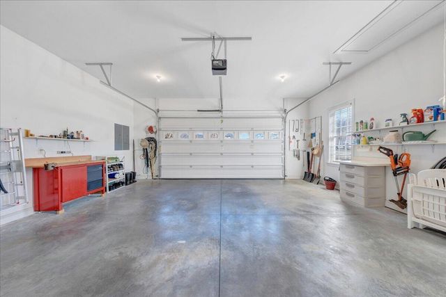 335 Camellia PL, Moneta, VA 24121