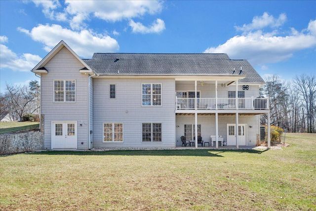 335 Camellia PL, Moneta, VA 24121