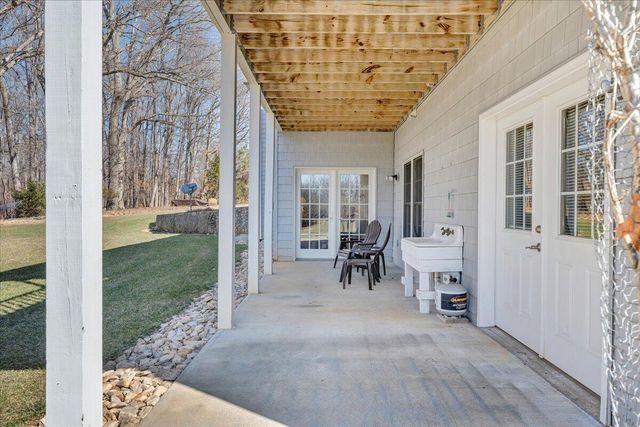 335 Camellia PL, Moneta, VA 24121