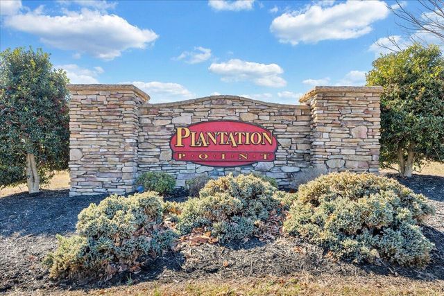 335 Camellia PL, Moneta, VA 24121