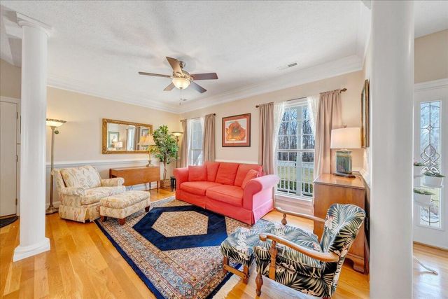 335 Camellia PL, Moneta, VA 24121