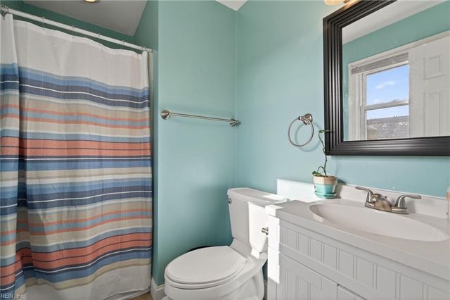 24347 Lovers LN, Windsor, VA 23487