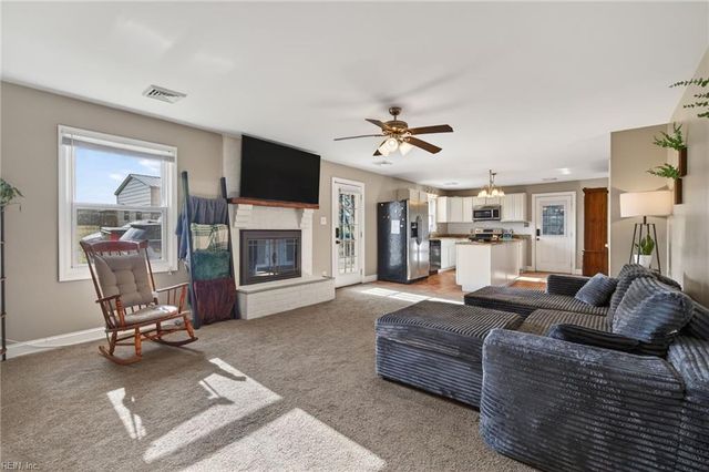 24347 Lovers LN, Windsor, VA 23487