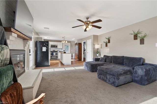 24347 Lovers LN, Windsor, VA 23487