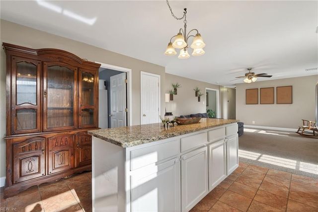 24347 Lovers LN, Windsor, VA 23487