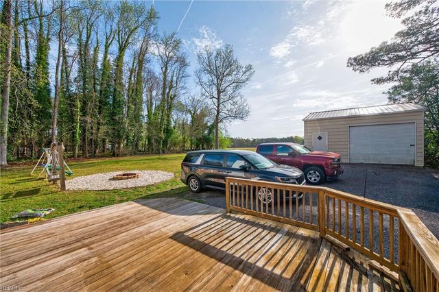 24347 Lovers LN, Windsor, VA 23487