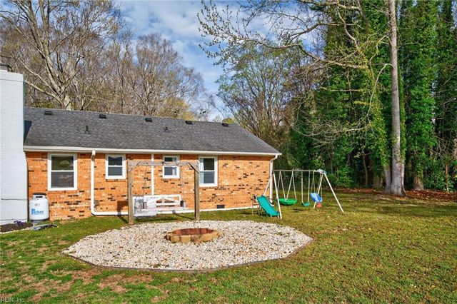 24347 Lovers LN, Windsor, VA 23487