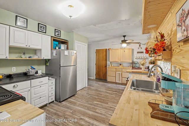 9777 Vfw Road, Eaton Rapids, MI 48827