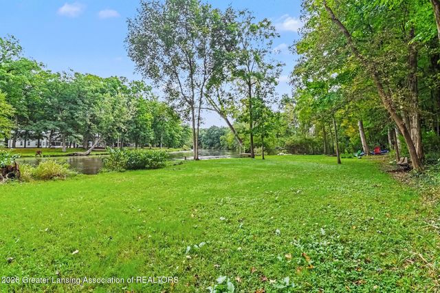 9777 Vfw Road, Eaton Rapids, MI 48827