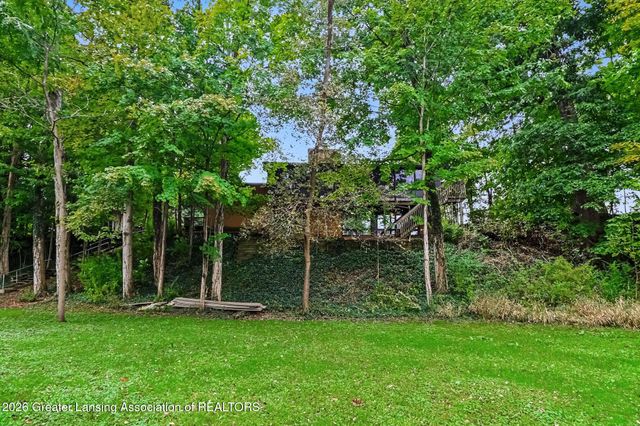 9777 Vfw Road, Eaton Rapids, MI 48827