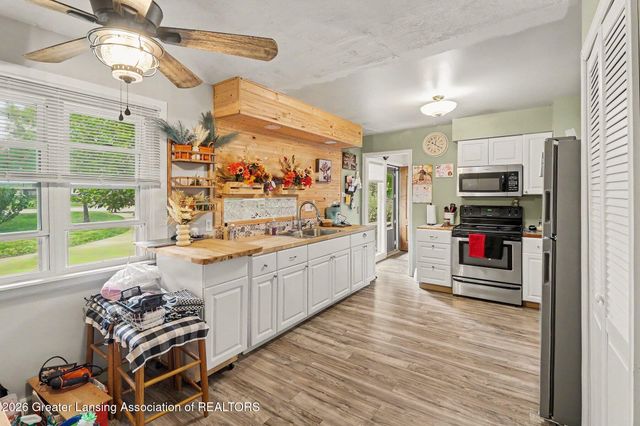 9777 Vfw Road, Eaton Rapids, MI 48827