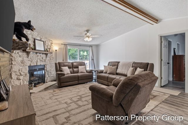 8229 E Apple Avenue, Ravenna, MI 49451