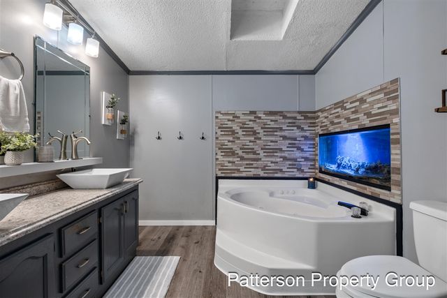 8229 E Apple Avenue, Ravenna, MI 49451
