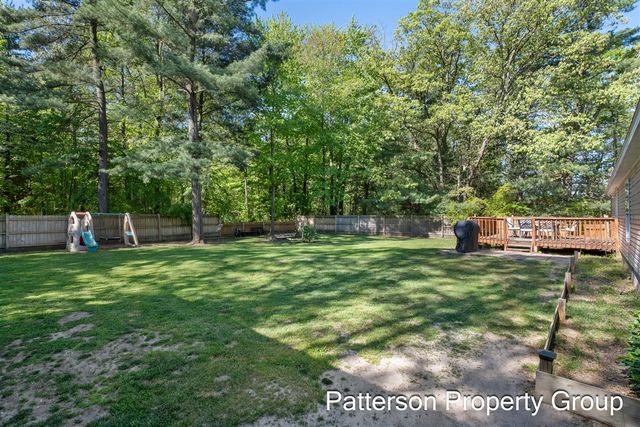 8229 E Apple Avenue, Ravenna, MI 49451