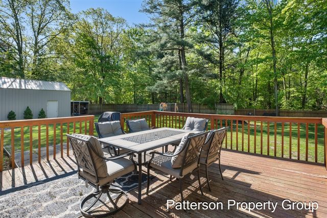 8229 E Apple Avenue, Ravenna, MI 49451