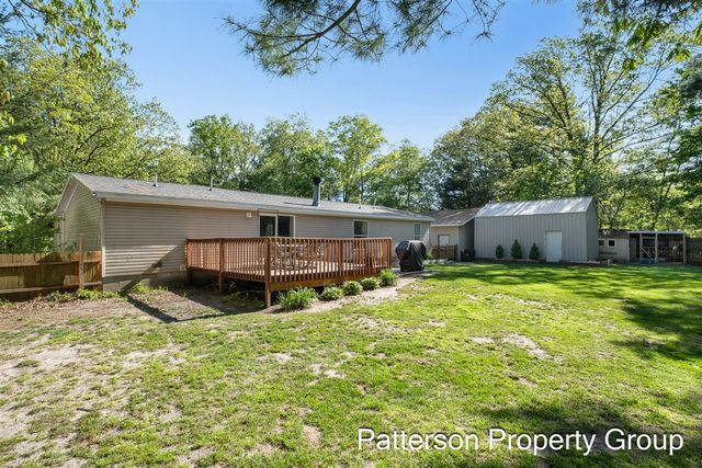 8229 E Apple Avenue, Ravenna, MI 49451
