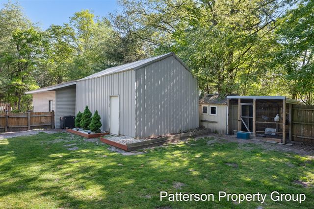 8229 E Apple Avenue, Ravenna, MI 49451