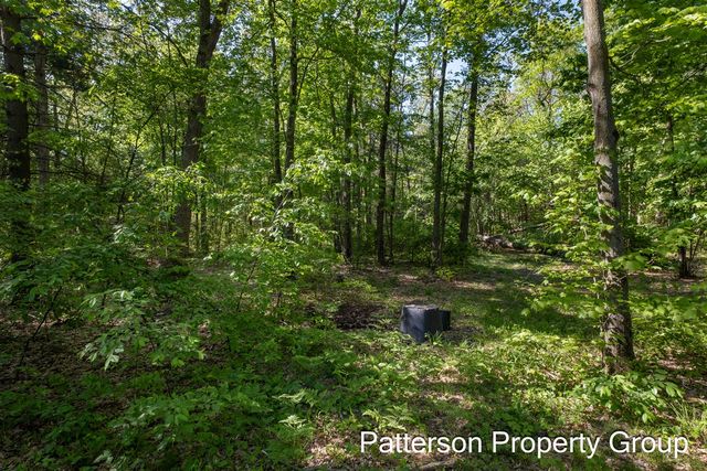 8229 E Apple Avenue, Ravenna, MI 49451