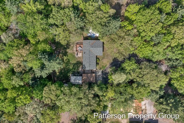 8229 E Apple Avenue, Ravenna, MI 49451