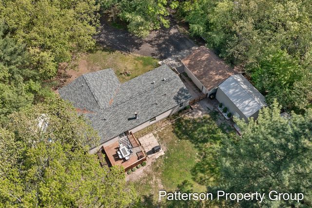 8229 E Apple Avenue, Ravenna, MI 49451