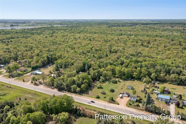 8229 E Apple Avenue, Ravenna, MI 49451