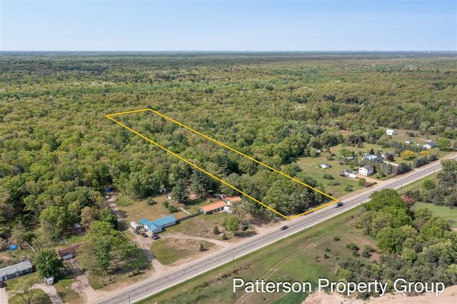 8229 E Apple Avenue, Ravenna, MI 49451