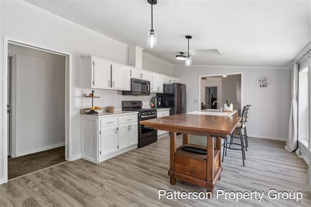 8229 E Apple Avenue, Ravenna, MI 49451