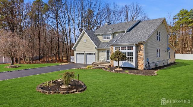 5 Dan Court, Old Bridge, NJ 08857