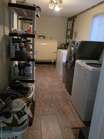 15 Canterbury Drive, Coram, NY 11727