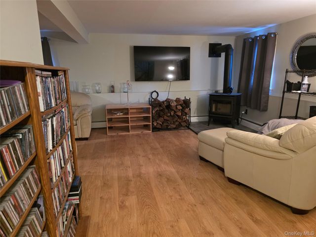 15 Canterbury Drive, Coram, NY 11727