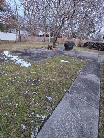 15 Canterbury Drive, Coram, NY 11727