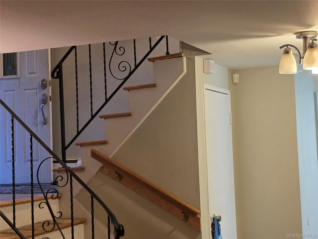 15 Canterbury Drive, Coram, NY 11727