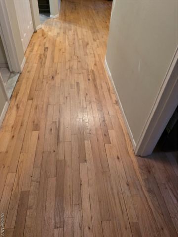 15 Canterbury Drive, Coram, NY 11727