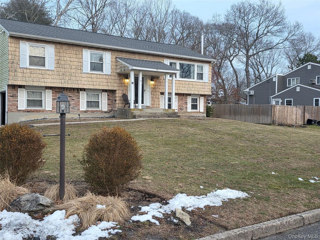 15 Canterbury Drive, Coram, NY 11727