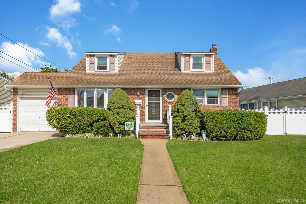 23 Scholl Drive, Farmingdale, NY 11735