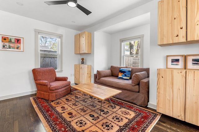 39 Topsfield Rd, Ipswich, MA 01938