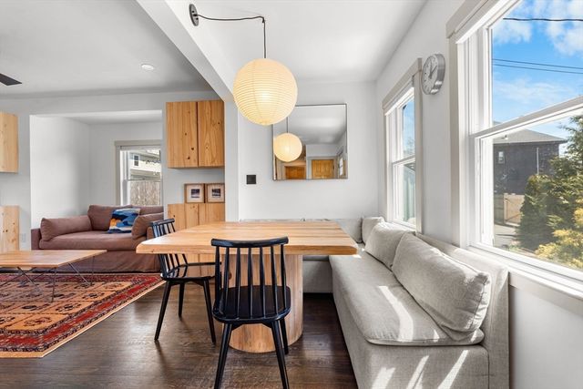 39 Topsfield Rd, Ipswich, MA 01938