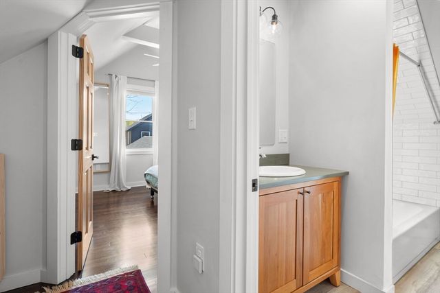 39 Topsfield Rd, Ipswich, MA 01938
