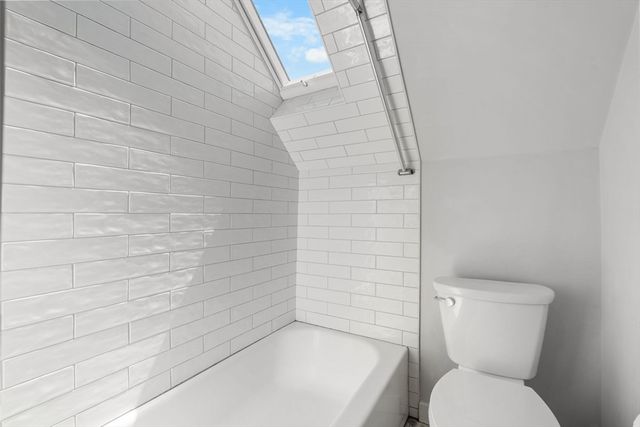 39 Topsfield Rd, Ipswich, MA 01938
