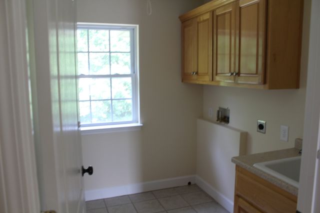 1033 Valleydale Ave, Cross Plains, TN 37049